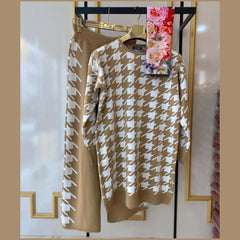 Arrow Printed Long Premium Quality Winter 2-Pcs Tracksuit For Her. WWTS-21